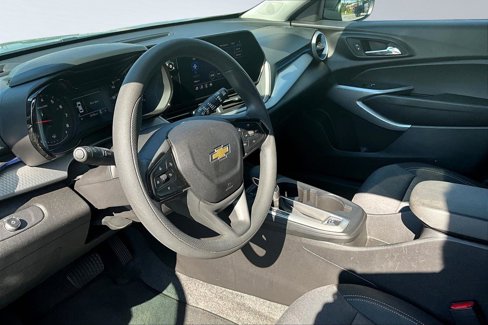 Used 2025 Chevrolet Trax LS image 13