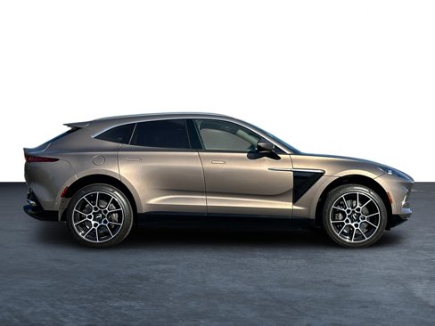 Used 2021 Aston Martin DBX image 31
