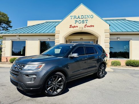 Used 2019 Ford Explorer XLT w/ Equipment Group 202A image 2