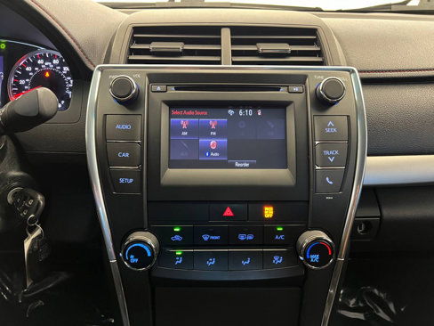 Used 2016 Toyota Camry SE image 17