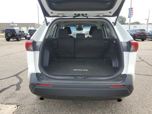 Used 2019 Toyota RAV4 LE image 22