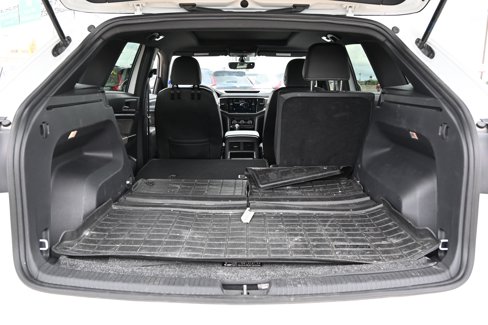 Used 2022 Volkswagen Atlas Cross Sport SE image 21