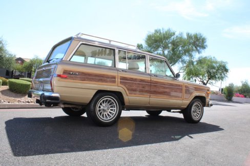 Used 1990 Jeep Grand Wagoneer image 16