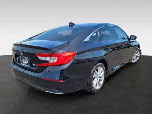 Used 2018 Honda Accord LX image 3