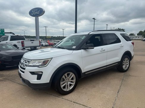 Used 2018 Ford Explorer XLT w/ Equipment Group 201A image 7
