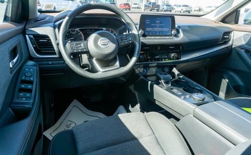 Used 2021 Nissan Rogue SV image 12