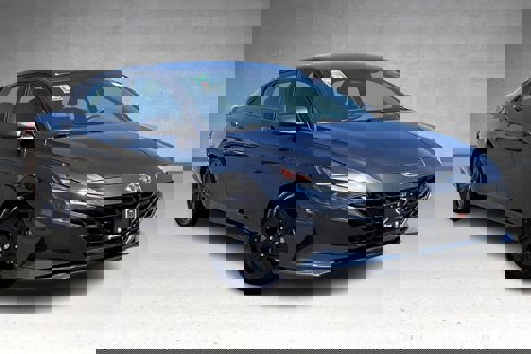 Used 2023 Hyundai Elantra SEL image 2