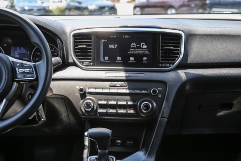 Used 2020 Kia Sportage LX image 13