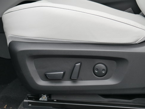 New 2025 Mitsubishi Outlander 4WD Plug-In Hybrid image 13