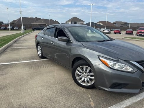 Used 2018 Nissan Altima 2.5 S image 1