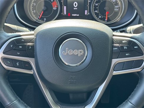 Certified 2019 Jeep Cherokee Latitude Plus w/ Cold Weather Group image 14