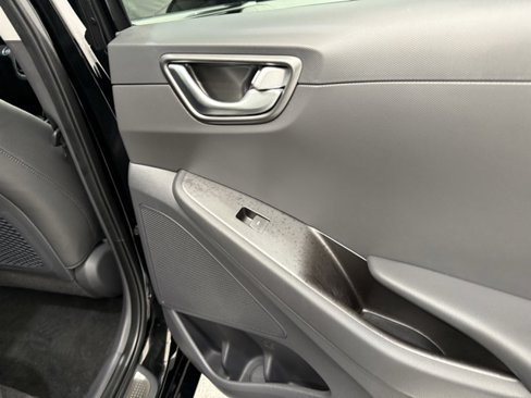 Used 2020 Hyundai Ioniq Limited image 22
