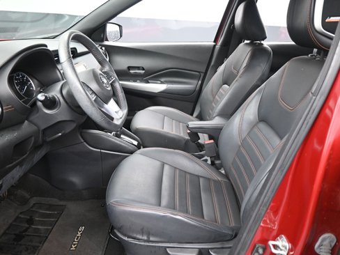 Used 2020 Nissan Kicks SR image 10