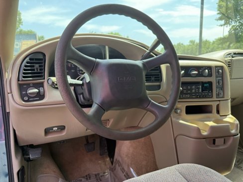 Used 1998 GMC Safari SLE image 14