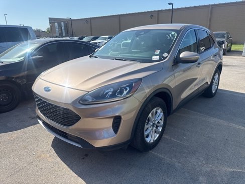 Used 2021 Ford Escape SE image 3