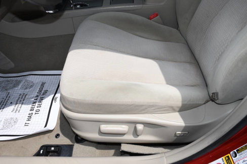 Used 2011 Toyota Camry LE image 12
