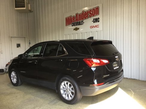 Used 2020 Chevrolet Equinox LT w/ Driver Convenience Package image 3