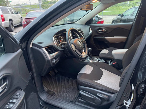 Used 2014 Jeep Cherokee Latitude w/ Cold Weather Group image 17