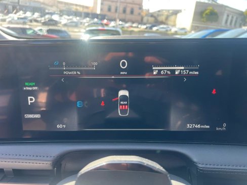Used 2023 Nissan Ariya FWD image 12
