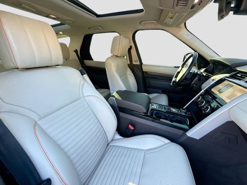 Used 2019 Land Rover Discovery HSE Luxury image 31