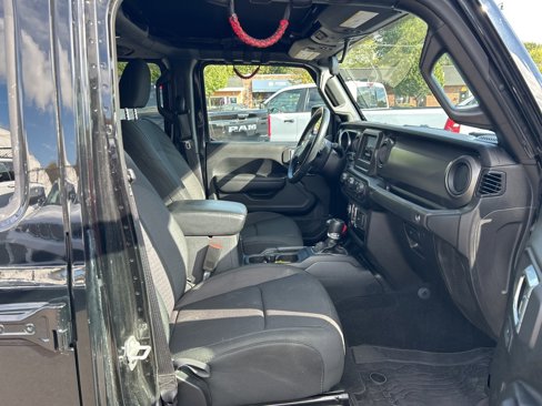 Used 2022 Jeep Gladiator Sport image 16
