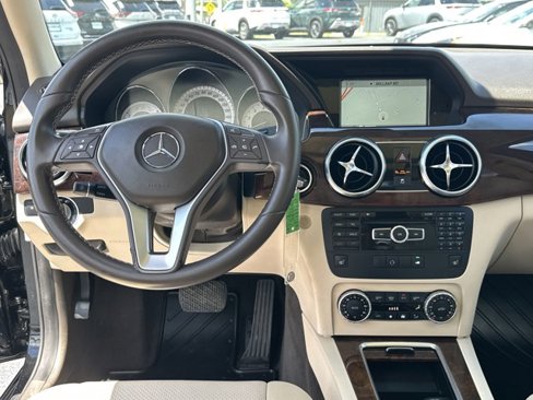 Used 2014 Mercedes-Benz GLK 350 4MATIC image 7