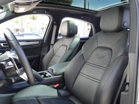 Used 2023 Porsche Cayenne Platinum Edition image 14