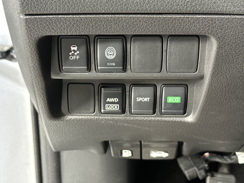 Used 2022 Nissan Rogue Sport S image 25