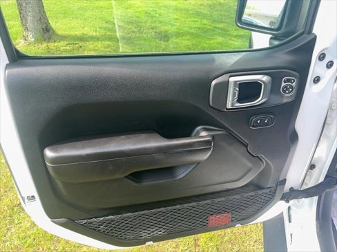 Certified 2021 Jeep Gladiator Mojave image 12