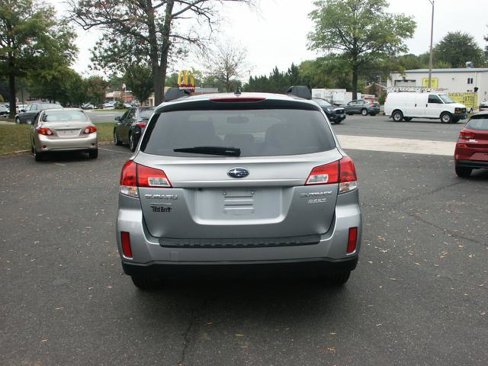 Used 2011 Subaru Outback 2.5i Limited w/ PWR Moonroof Pkg image 3