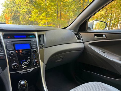 Used 2012 Hyundai Sonata GLS image 10