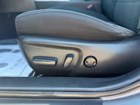 Used 2016 Toyota Camry LE image 17