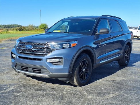 Used 2021 Ford Explorer XLT w/ Equipment Group 202A image 3