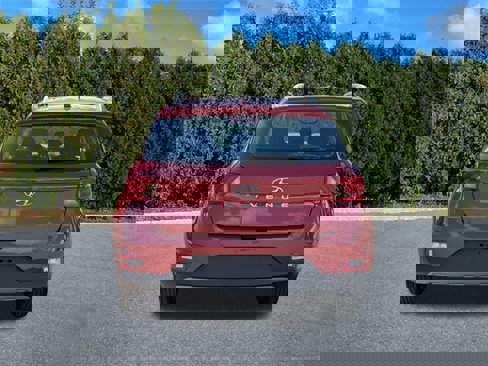 Certified 2024 Hyundai Venue SEL image 5