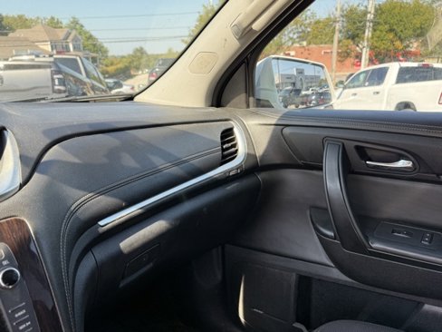 Used 2016 Chevrolet Traverse LT image 23
