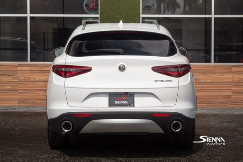 Used 2020 Alfa Romeo Stelvio image 3