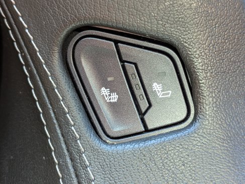 Used 2019 Chevrolet Suburban LT image 25