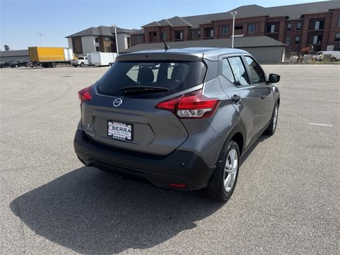 Used 2020 Nissan Kicks S image 13