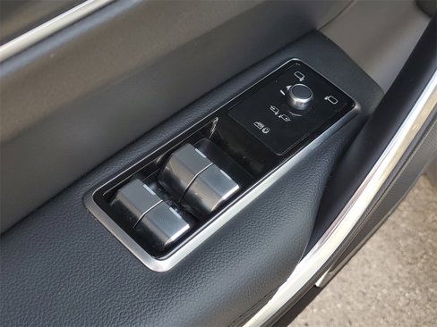 Used 2021 Jaguar F-PACE S image 11