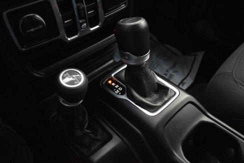 Used 2023 Jeep Gladiator Sport image 28
