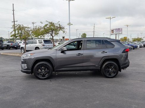 Used 2021 Toyota RAV4 XLE image 5