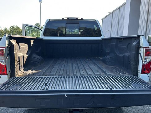 Used 2017 Nissan Titan S image 25