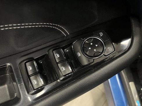 Used 2020 Ford Edge Titanium image 31