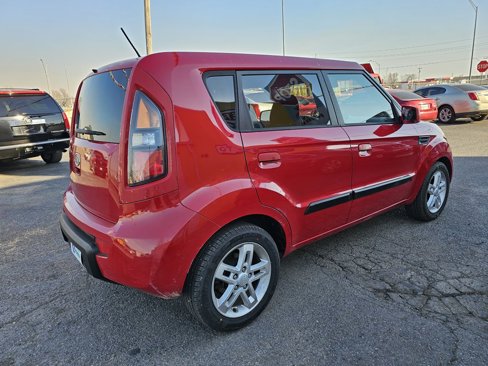 Used 2012 Kia Soul ! w/ Premium Pkg image 4