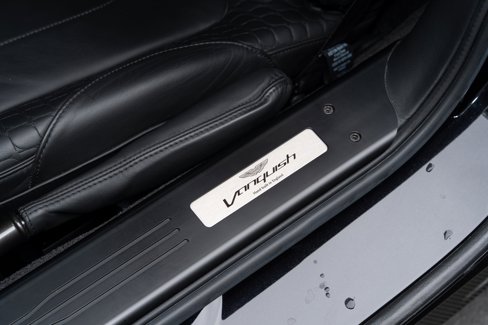 Used 2014 Aston Martin Vanquish Coupe image 18