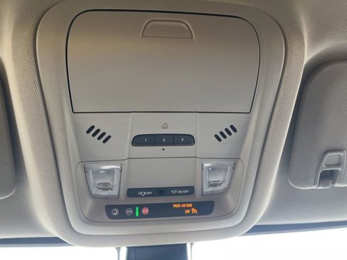 Used 2023 GMC Acadia SLT image 34