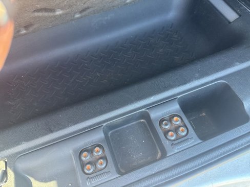 Used 2015 Jeep Wrangler Unlimited Sahara w/ Connectivity Group image 31