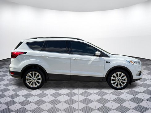 Used 2019 Ford Escape SEL image 8