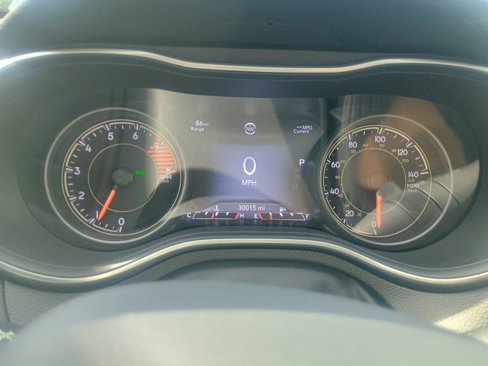 Used 2022 Jeep Cherokee Limited image 25