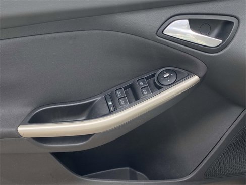 Used 2012 Ford Focus SEL image 15